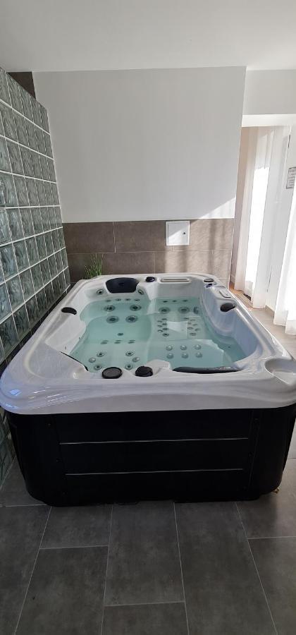 Le Pigeonnier Spa Du Panty Gite Rural De Charme Saint-Tricat Екстериор снимка